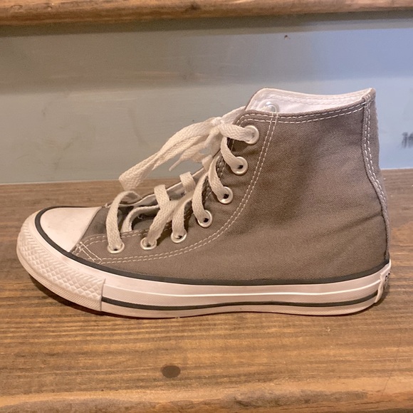 Converse Chuck Taylor All Star Hi Sneaker - Women’s Size 5.5 - Picture 4 of 9